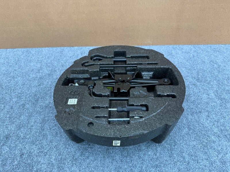 GENESIS SEDAN & G80 15-20 OEM EMERGENCY TRUNK SPARE TIRE FOAM CASE WITH TOOLS