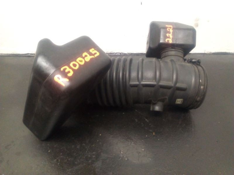 06-12 2014 Kia Sedona Air Intake Hose Assembly OEM 28110-4D200