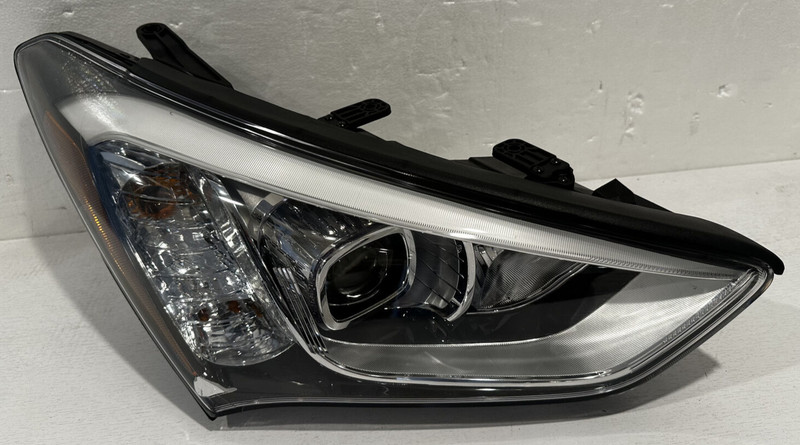 2013-15 HYUNDAI SANTA FE SPORT RH HEADLAMP ASSY OEM PART# 92101-4Z010