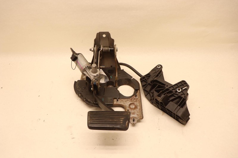 2007-2014 CHEVY SUBURBAN 1500 PARK PARKING BRAKE PEDAL W/ ADJUSTER OEM