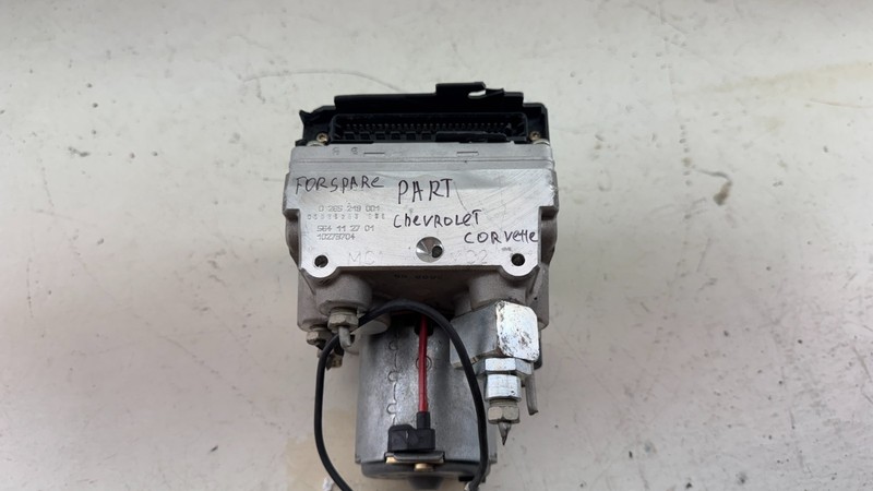 91–96 Chevrolet Corvette ABS Pump Control Module OEM with Damaged Connector