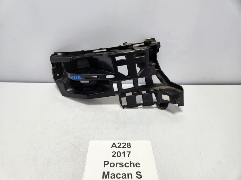 ✅ 15-18 OEM Porsche Macan S 95B Rear Left Driver Bumper Mount Bracket Support