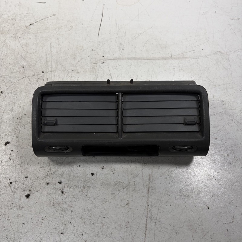 89-91 Honda Civic 5D Wagon Dashboard Center Vent Outlet Gray 77615-SH3-023ZF OEM