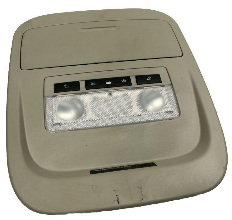 Chevy Colorado overhead console 16 to 22 roof doom light assy OEM gray 84112680