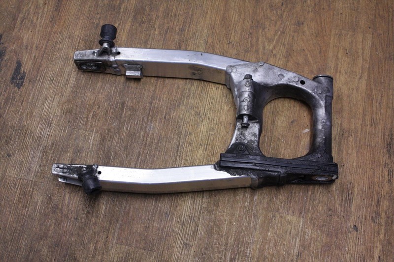 2003 SUZUKI SV 1000 SWINGARM SWING ARM WITH SLIDERS PAIRSV1000 03