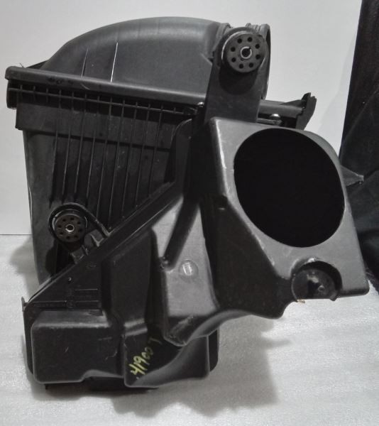 2007-2008 BMW 750i 4.8L 50220 RH Right Hand Passenger Side Air Cleaner Box