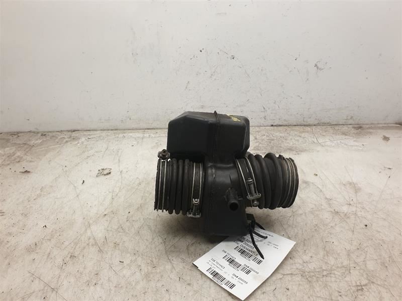 2003 TOYOTA CAMRY 3.0L 6CYL AIR CLEANER TUBE/RESONATOR