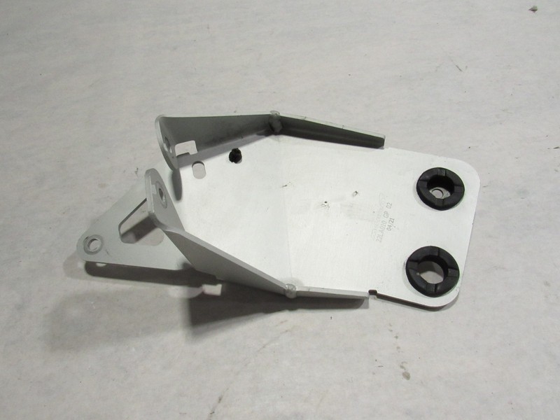 20-23 McLaren GT 2021 Rear Right Passenger Radiator Lower Mount Bracket |@1
