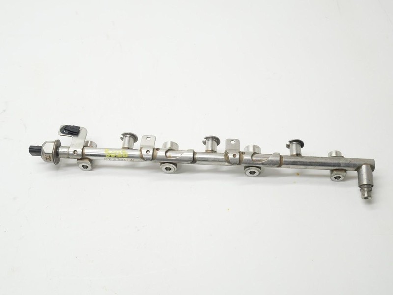 2017-2021 Infiniti Q60 Front Right RH Passenger Side Fuel Injector Rail OEM