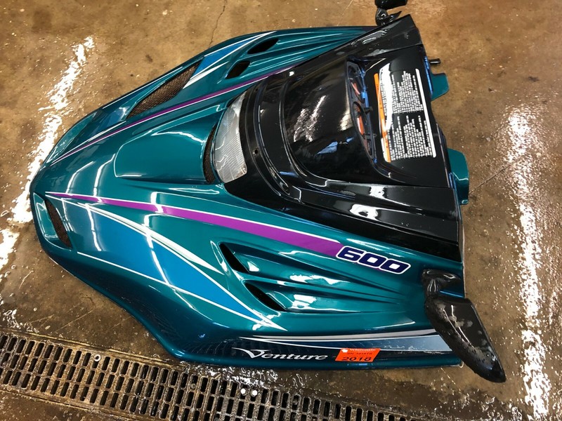 Yamaha Snowmobile Venture 600 Hood FREE SHIP TO WI IL MN IA ND SD