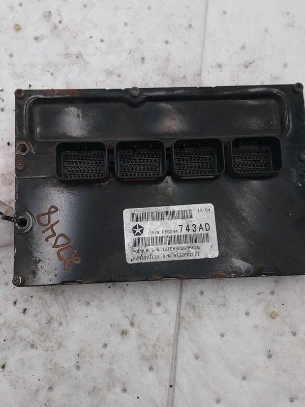 2006 Jeep Commander Engine Control Module ECM 56044743AB OEM Used 181K Miles