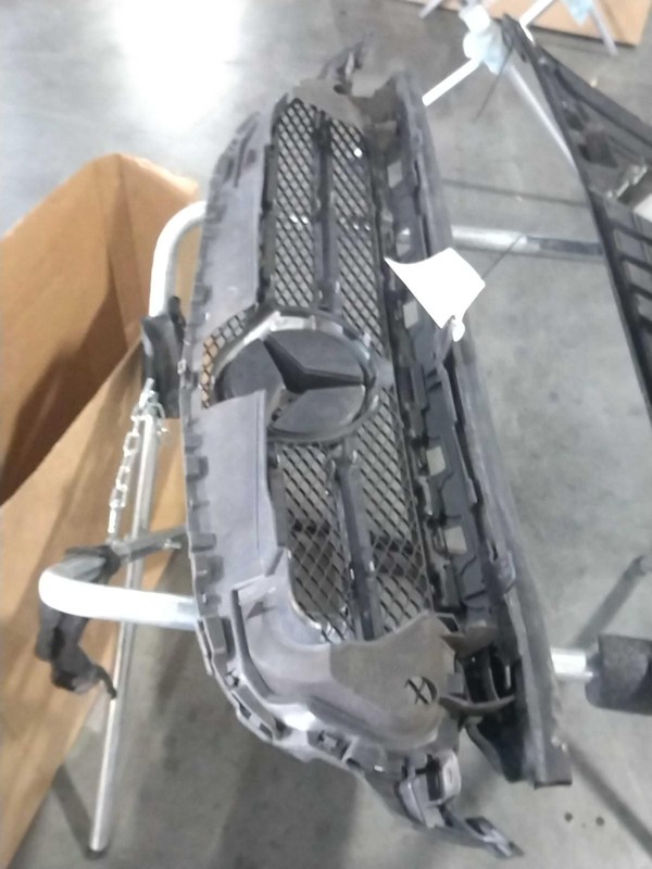 2017 Mercedes-Benz C-Class Black Grille OEM 2058880023 62000 Miles
