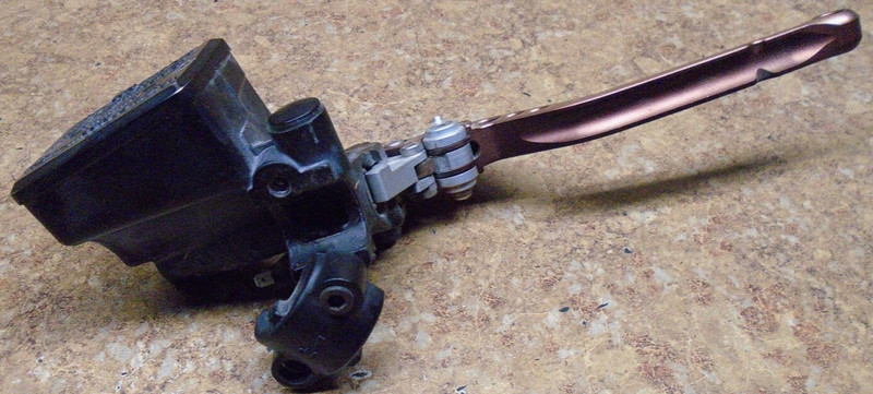 2003 Yamaha FZS1 FZ1 FZ 1 FZS1000 1000 Fazer Right Brake Lever Master Cylinder