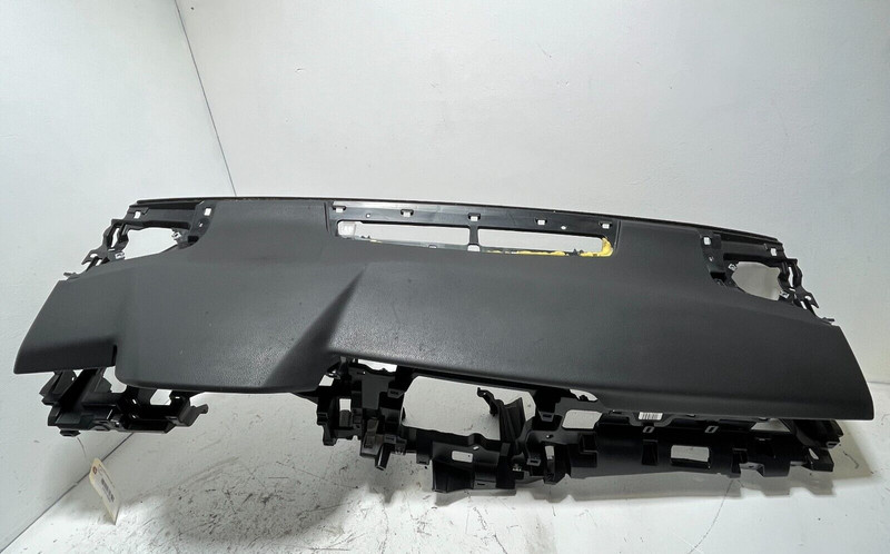 2018-2020 TOYOTA CAMRY LE INSTRUMENT PANEL BLACK FRONT DASH DASHBOARD OEM