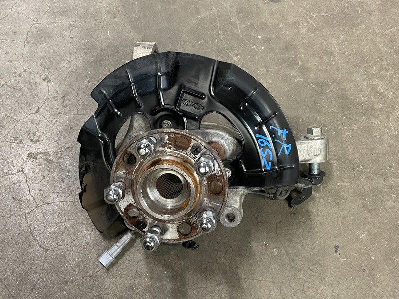 21 22 23 24 Kia K5 Front Right Passenger Spindle Knuckle Wheel Hub FWD 1652 OEM