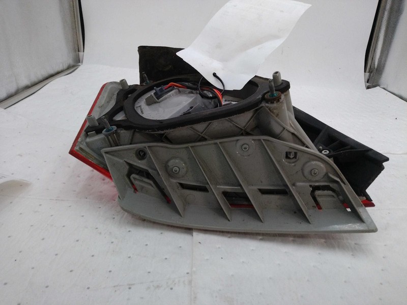 2018 Chevrolet Impala Right Tail Light Assembly Grey Cracked 24814