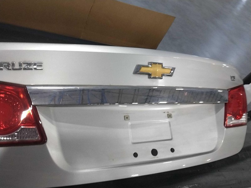 2014 Chevrolet Cruze Deck Lid Trunk Lid Silver OEM 95213160 Used 114K Miles