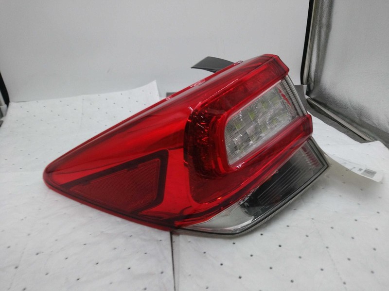 Used Left Tail Light Assembly fits: 2018 Subaru Xv crosstrek quarter mounted Lef