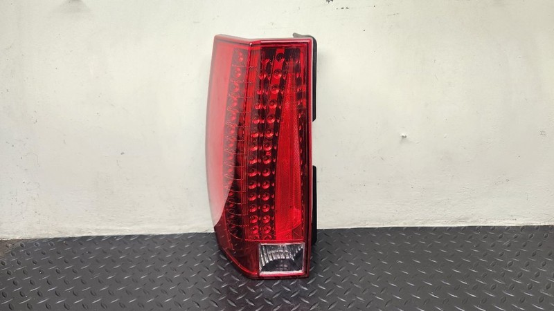 07-14 Cadillac Escalade Left Driver Tail Light Lamp OEM 22884387