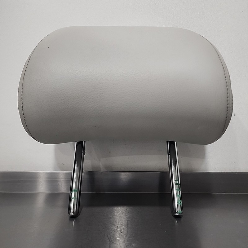 2014 - 16 Hyundai Equus Rear Center Headrest Cream Leather Sedan OEM 2015