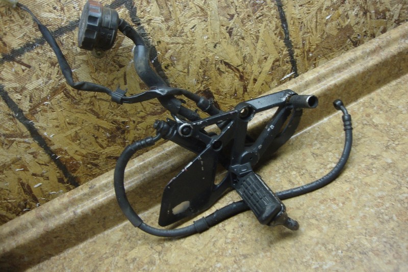 1991 Honda CBR600 F2 CBR 600 600F2 CBR600F2 Foot Peg Pedal Mount Brake Lever I12