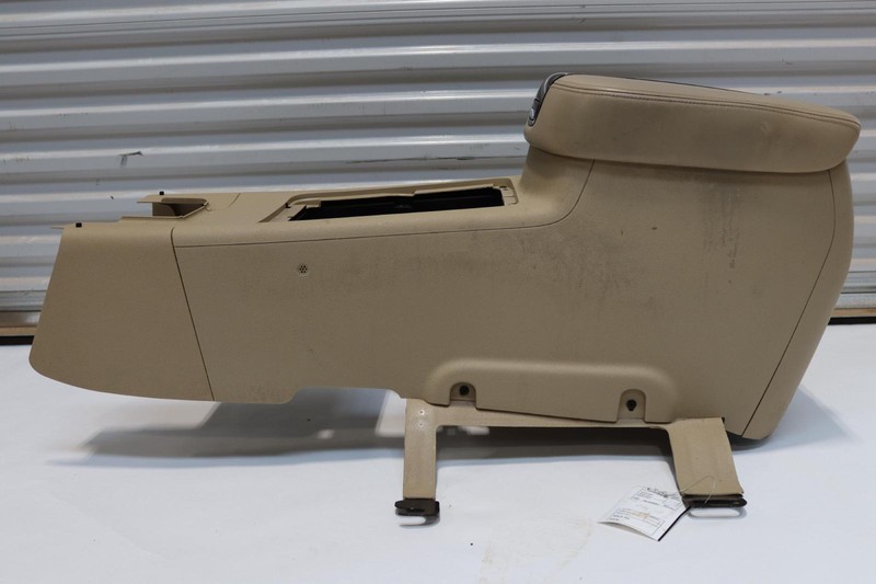 2010-2014 GMC YUKON XL 1500 DENALI FLOOR CENTER CONSOLE STORAGE ARMREST OEM