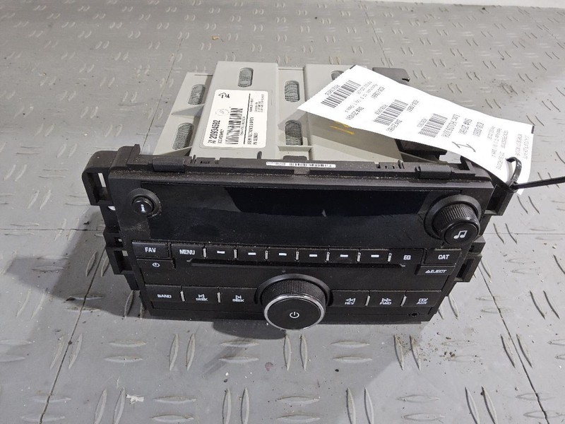 2007-2013 GMC Sierra Radio Stereo CD MP3 Opt US8 New Style Smooth Door Skin