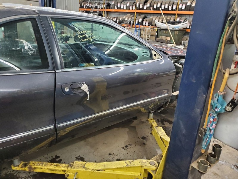Passenger Right Front Door Fits 97-98 LINCOLN MARK SERIES 295899