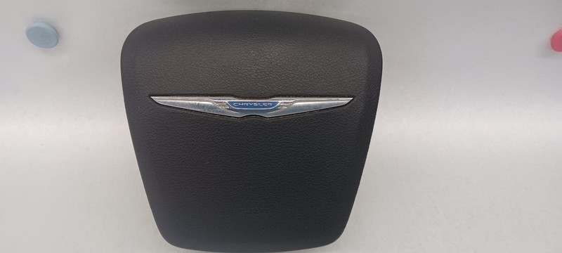 13-'16 CHRYSLER TOWN & COUNTRY Left driver steering wheel Air Bag black OEM