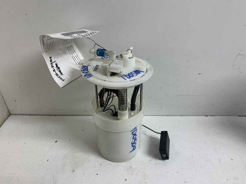 2007-2012 Nissan Altima Fuel Pump w Sending Unit & Bracket C8148J91 Oem