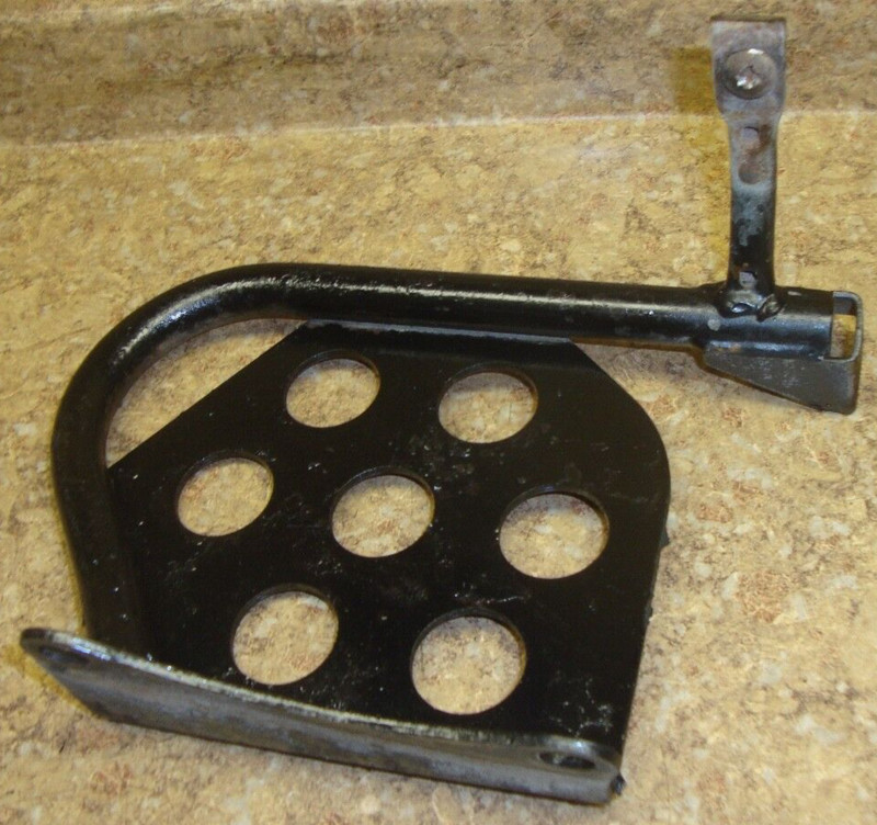 1999 Yamaha Big Bear YFM350 ATV YFM 350 4X4 Front Right Side Foot Rest Pedal Peg