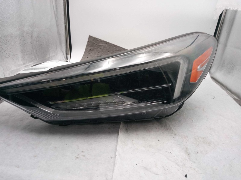 2021 Hyundai Tucson Left Headlight Assembly Grey 675025, 65000 Miles