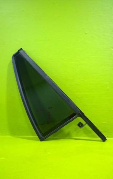 03-14 XC90 PASSENGER RIGHT REAR VENT GLASS OEM 3608-51