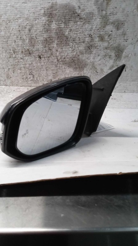 Used Left Door Mirror fits: 2017 Toyota Rav4 Power gasoline w/turn signal heated