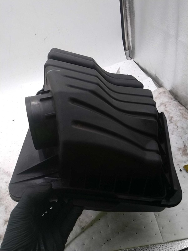 2006 Dodge Caravan Air Cleaner Assembly OEM 04861356AA Used 201k Miles