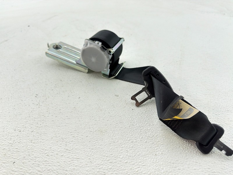 2019-2024 SUBARU FORESTER CENTER REAR SEAT BELT SEATBELT RETRACTOR OEM