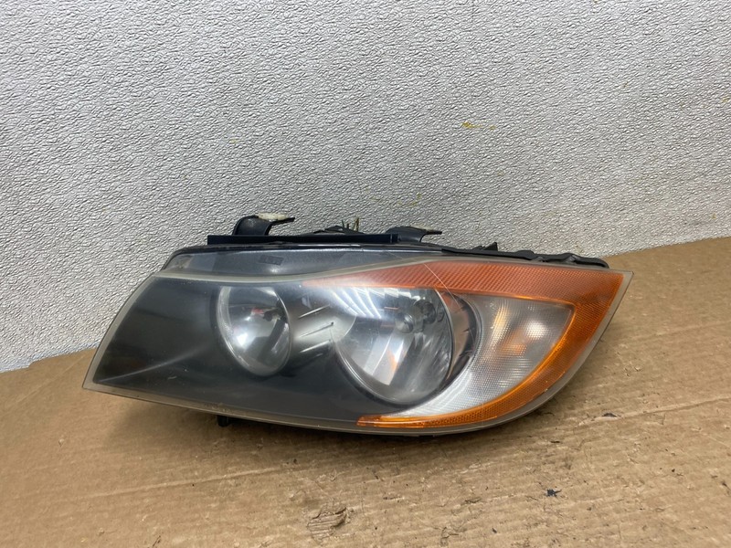 Halogen 2006 to 2008 BMW 3 Series Headlight Left Driver LH Oem Z3049 DW