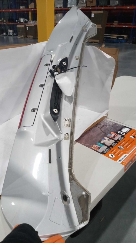 2015 Nissan Rogue OEM Silver Spoiler 265901VK0A 960321VK0H Used