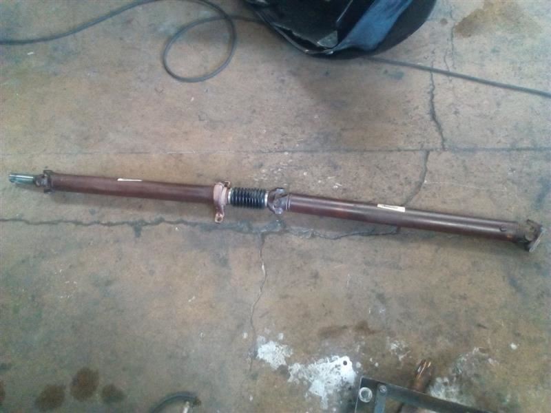2004 Dodge Dakota 3.7L 4x2 AT A/T Rear Drive Shaft 2 Piece OEM 52853023AA