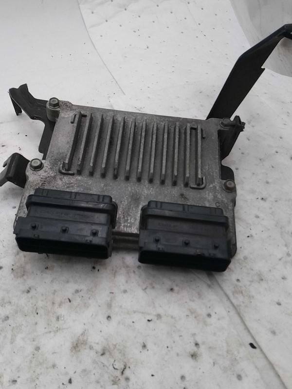 2017 Hyundai Santa Fe Engine Control Module ECM 3.3L OEM Used 128K Miles
