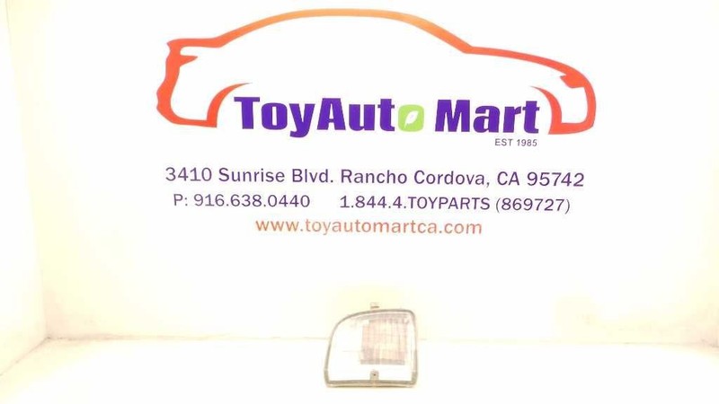 Passenger Corner/Park Light Fog-driving Bumper Mounted Fits 01-03 RAV4 75388