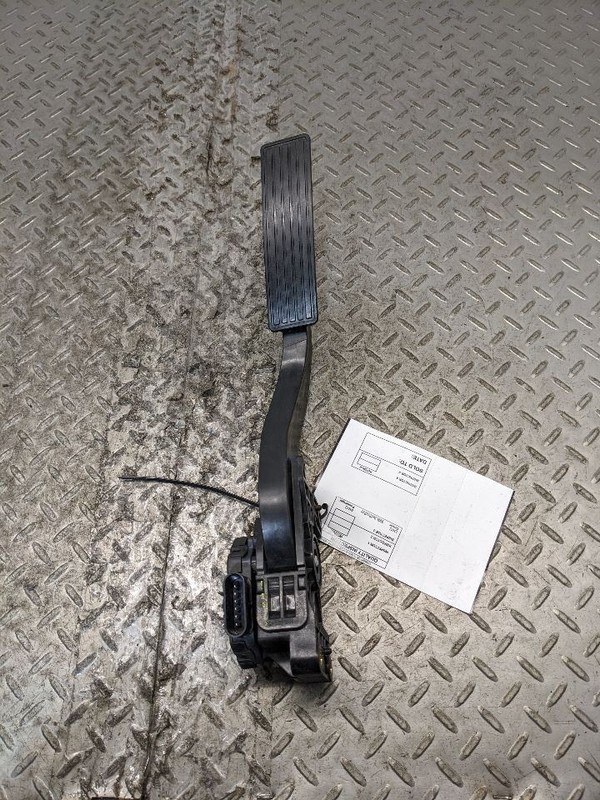 2010-2017 GMC Terrain Chevy Equinox 2.4L AT Fuel Accelerator Gas Pedal T 1183148