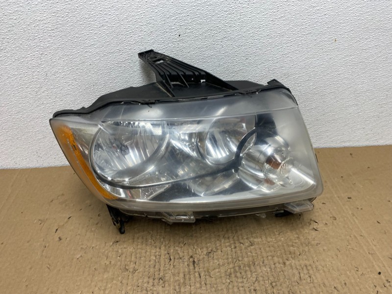 2011-2013 Jeep Grand Cherokee Right Passenger Halogen Headlight AC4128 DW