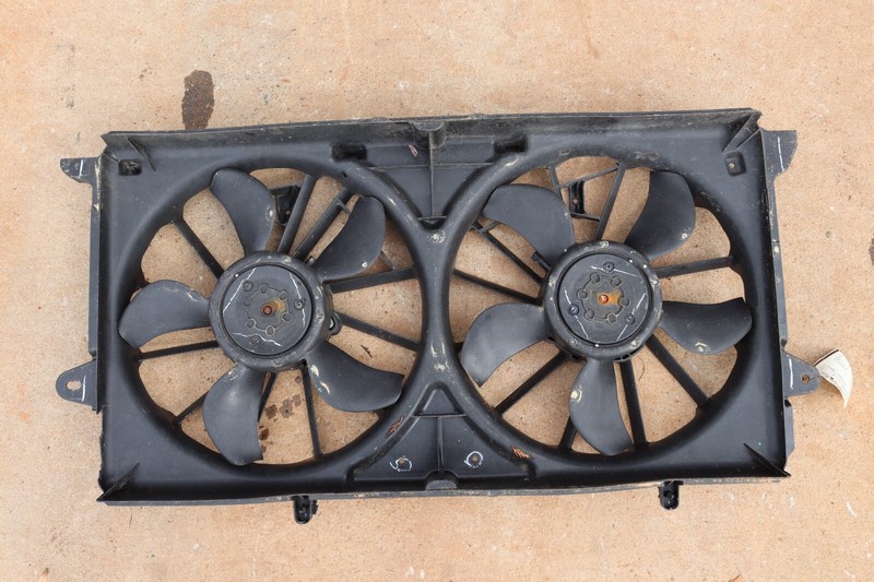 2018-2020 CADILLAC ESCALADE 6.2L ENGINE RADIATOR COOLING FAN MOTOR SHROUD OEM