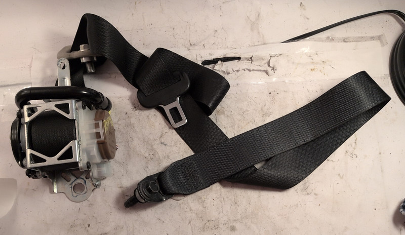 2016-2019 Nissan Versa Front Right Passenger Seat belt Retractor COLOR BLACK Oem