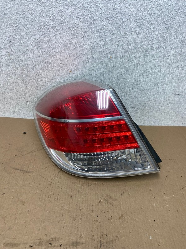 2007 2008 2009 Saturn Aura Left Driver LH Side Tail Light Oem AD7697 LK