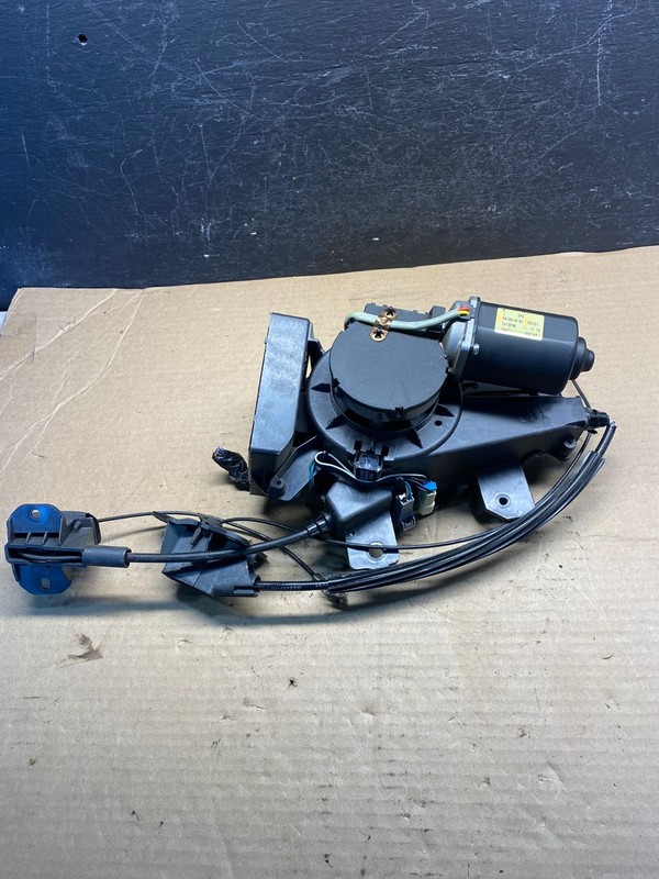 2011 to 2014 Kia Sedona Left Rear Side Sliding Door Power Motor OEM AE0087 DG