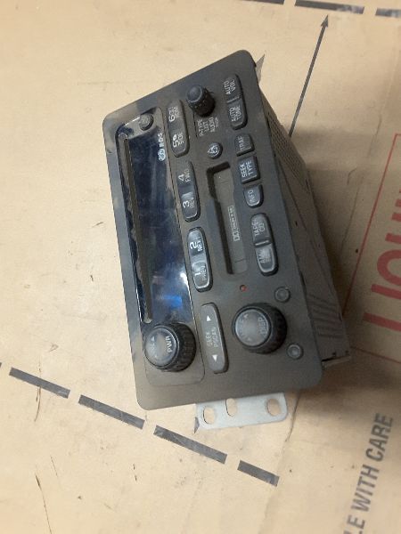00 01 IMPALA AUDIO EQUIPMENT AM-MONO-FM-CASS-CD PLAYER OPT UP0 127854