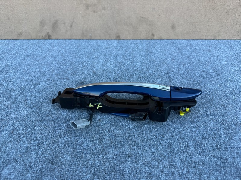 INFINITI Q60 2017-2022 OEM LEFT DRIVER EXTERIOR DOOR HANDLE ASSEMBLY (BLUE)