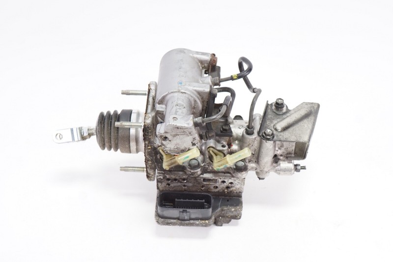 TOYOTA PRIUS C ABS Pump Module Modulator Valve OEM 2013 - 2015